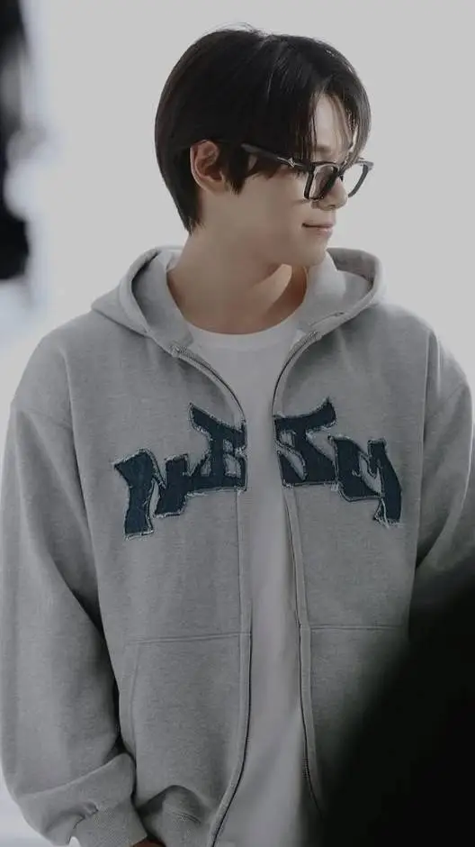 ai character: Cha woo-min  background