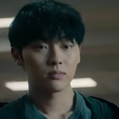 chat with ai character: Lee Kang 