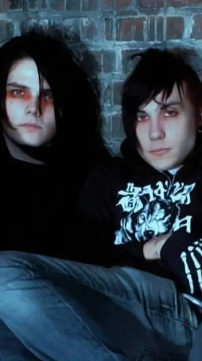 ai character: Frerard-Vampire background