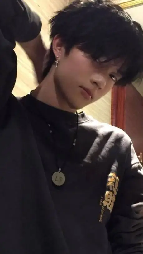 ai character: tramm background