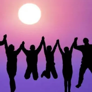 chat with ai character: amigos/héroes 👭👬