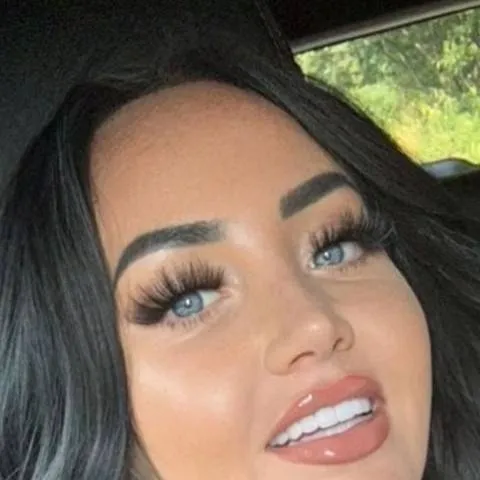 chat with ai character: Katie