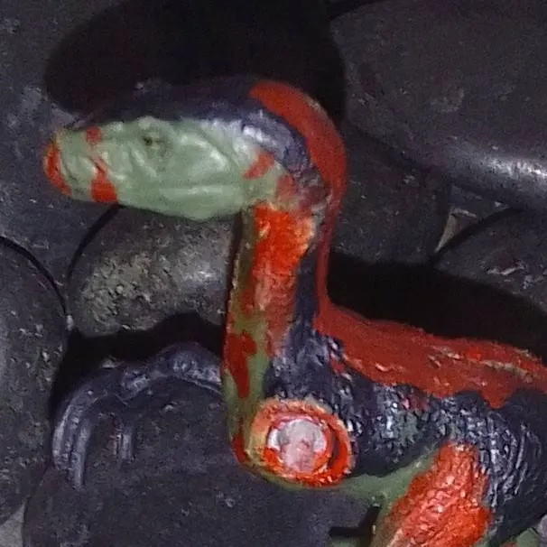 chat with ai character: Zombie Therizino