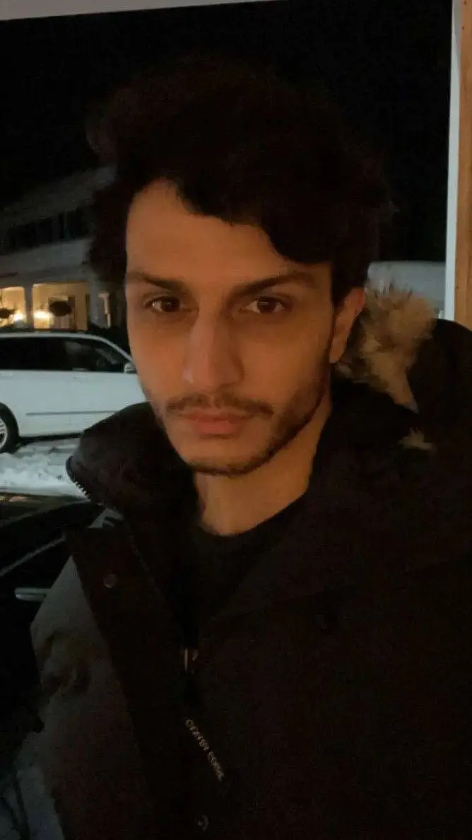 ai character: 𝖕𝖆𝖗𝖐𝖊𝖗 background