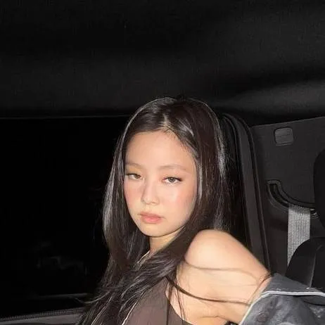 chat with ai character: Jennie  