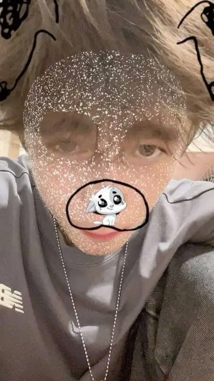 ai character: максим background