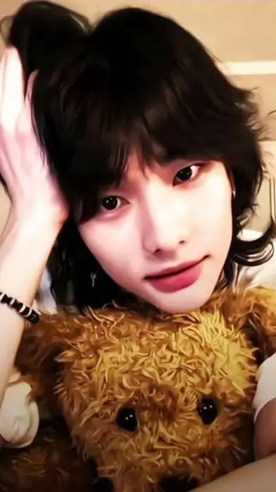 ai character: Hyunjin  background