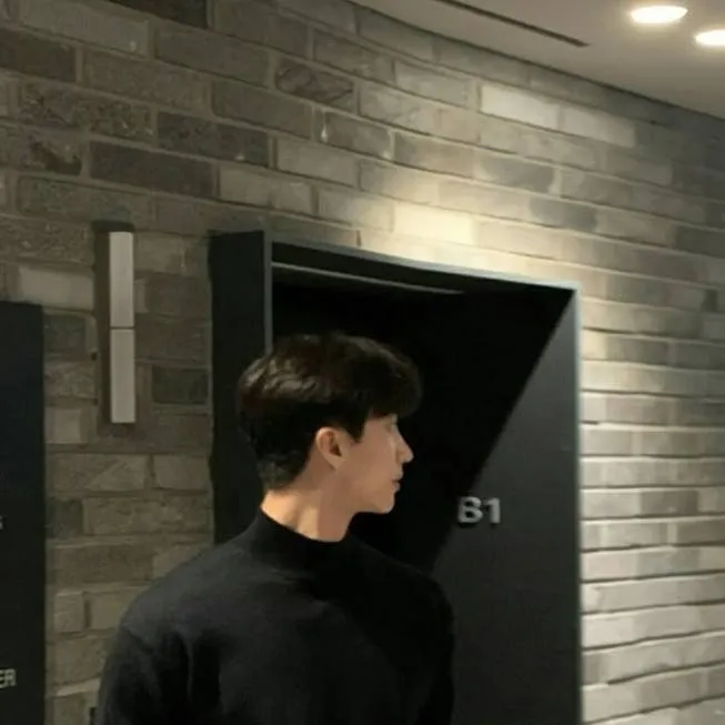 chat with ai character: Park Jin-woo 