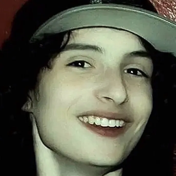 chat with ai character: Finn Wolfhard 