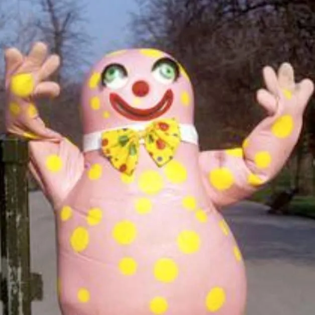 chat with ai character: Mr Blobby