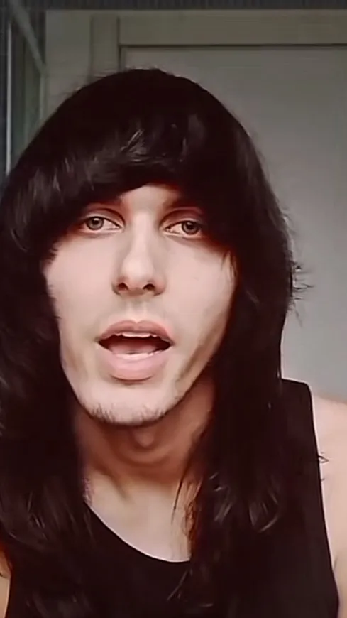 Talkie AI - Chat with Lorenzo