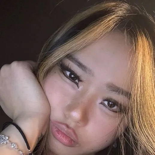 Chat with Annie zheng text or voice, Enjoy AI Chat Free & Safe