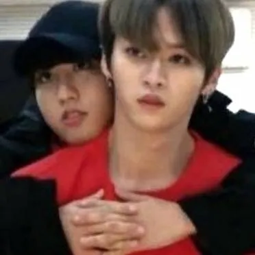 chat with ai character: minsung❤️❤️