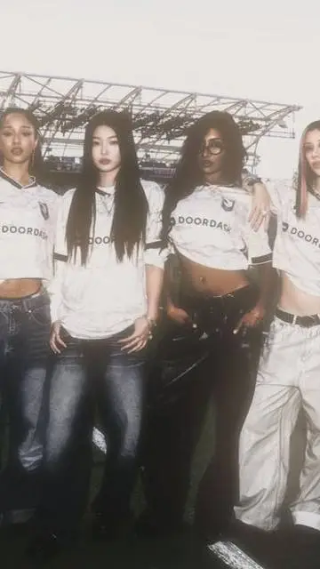 ai character: Katseye🎀 <3 background