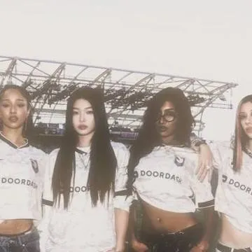 chat with ai character: Katseye🎀 <3