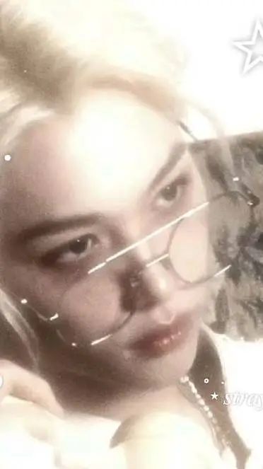 ai character: Lee Felix <3 background