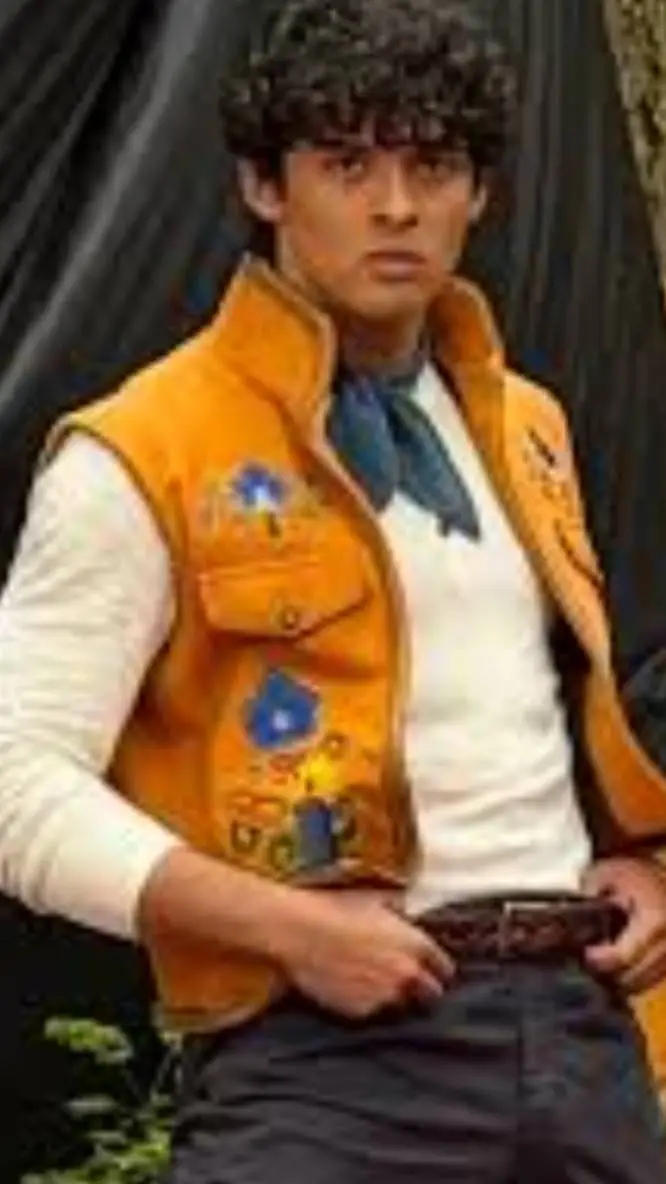ai character: Luis background