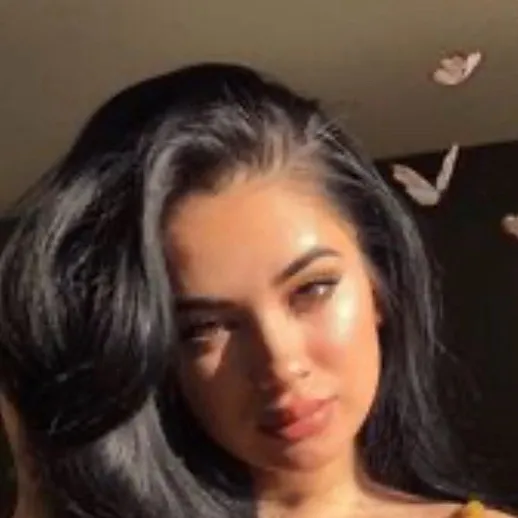 chat with ai character: Mha latina student