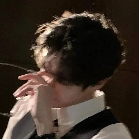 chat with ai character: Jay