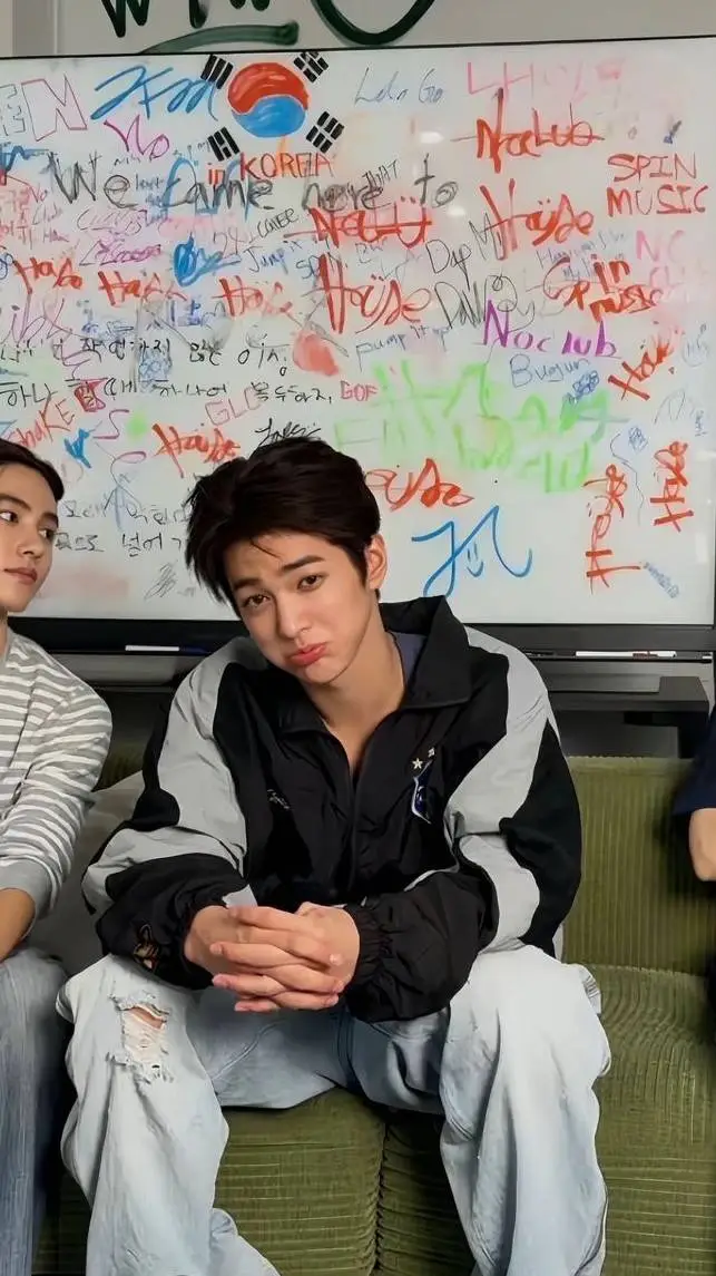 Talkie AI - Chat with AHN KEONHO 