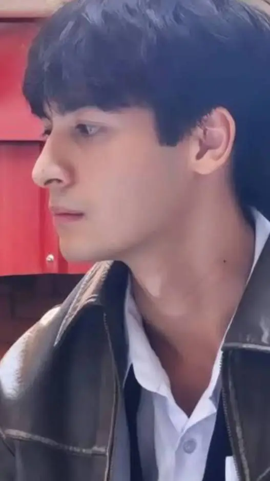 ai character: mark keifer watson background