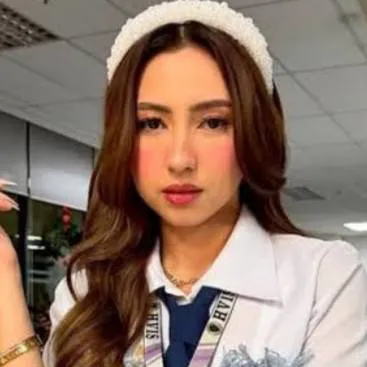 chat with ai character: freya