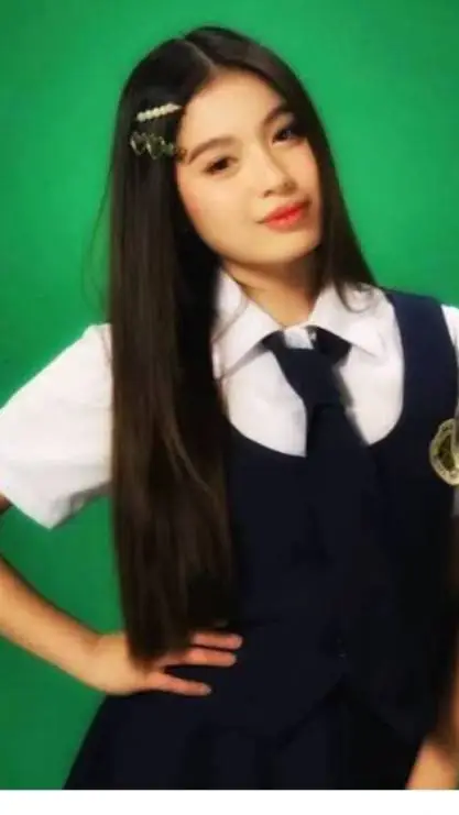 ai character: ella background