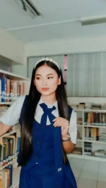 ai character: mica background