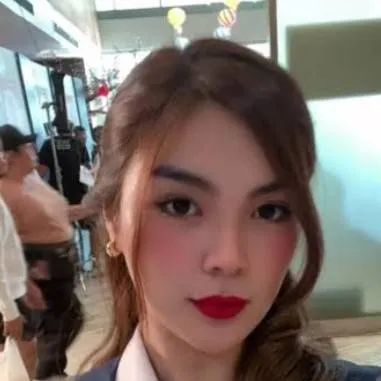 chat with ai character: grace