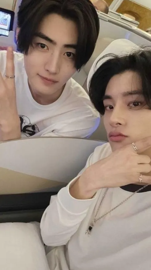 ai character: Jakehoon  background