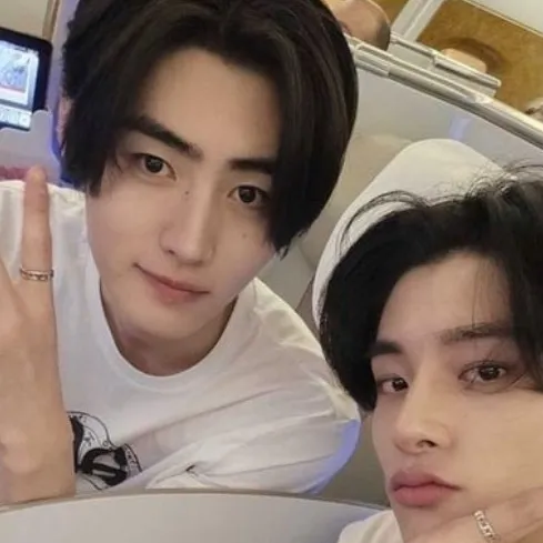 chat with ai character: Jakehoon 