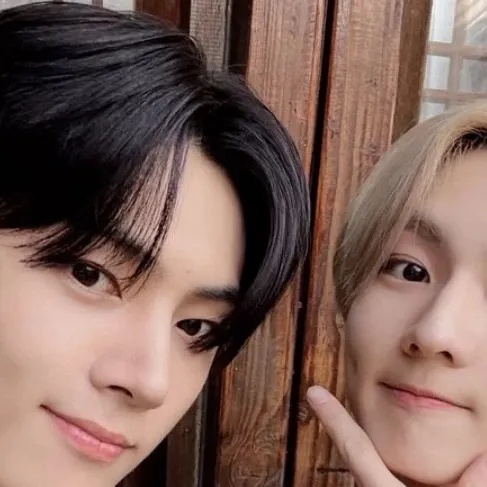 chat with ai character: Jaywon 