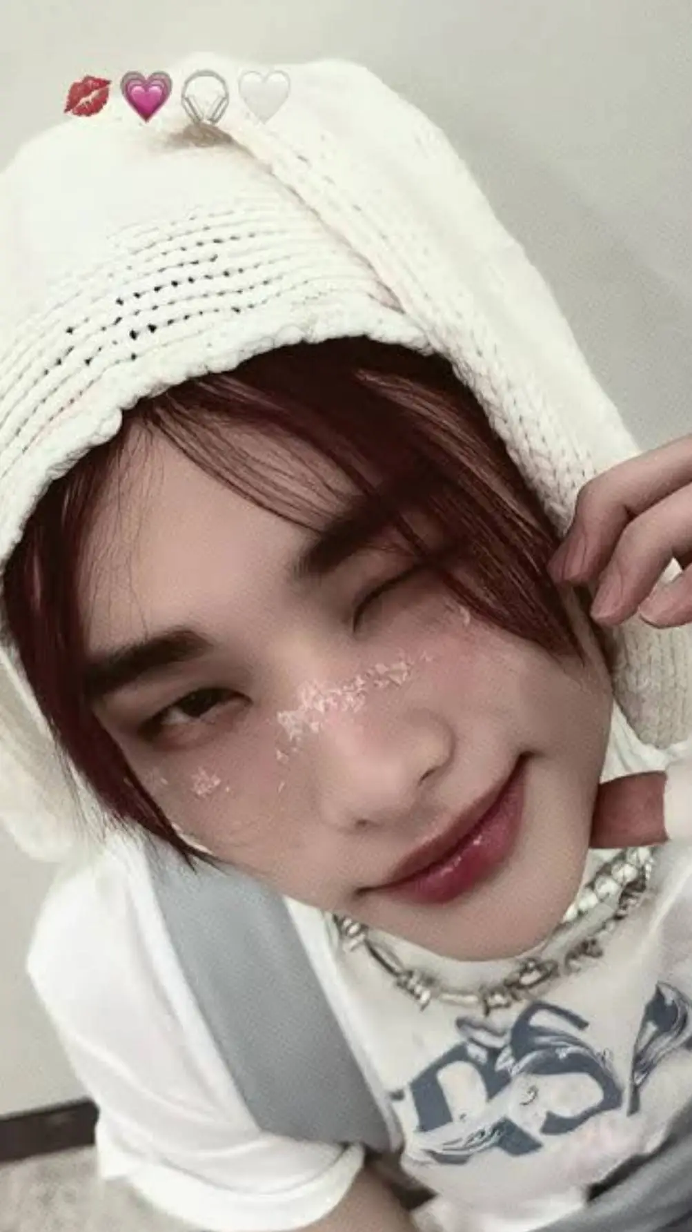 ai character: hyunjin  background
