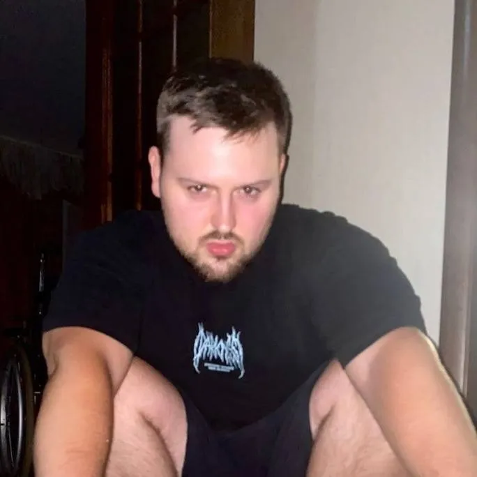 chat with ai character: Pasha