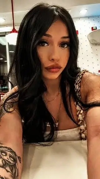 Talkie AI - Chat with Yera