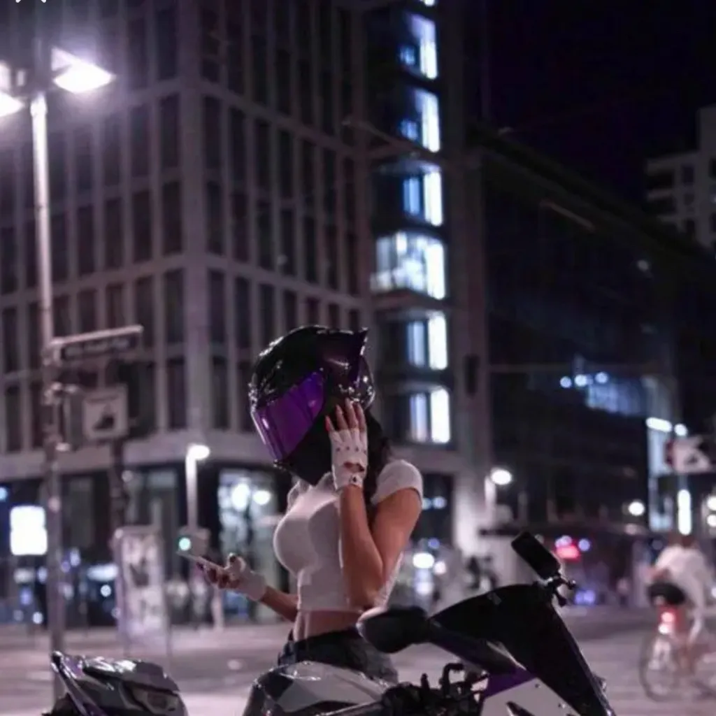 chat with ai character: Kyla