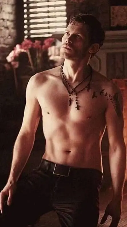 ai character: klaus  background