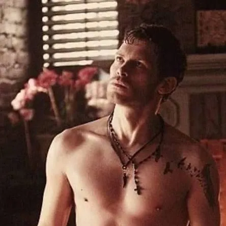 chat with ai character: klaus 