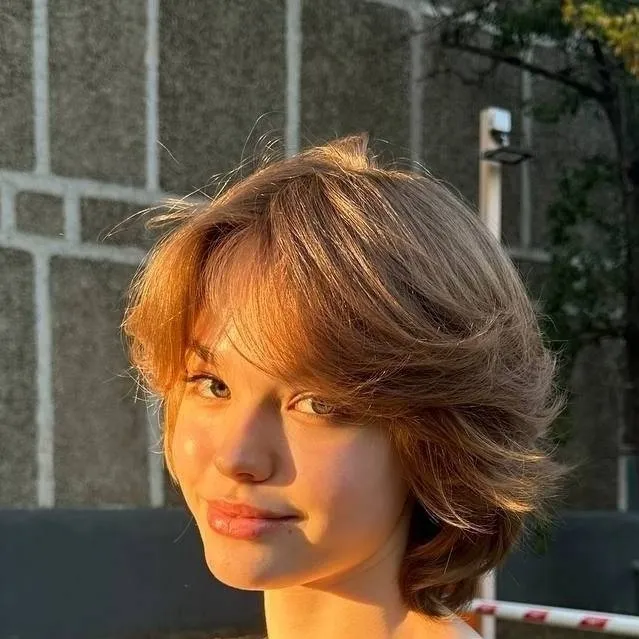 chat with ai character: lena