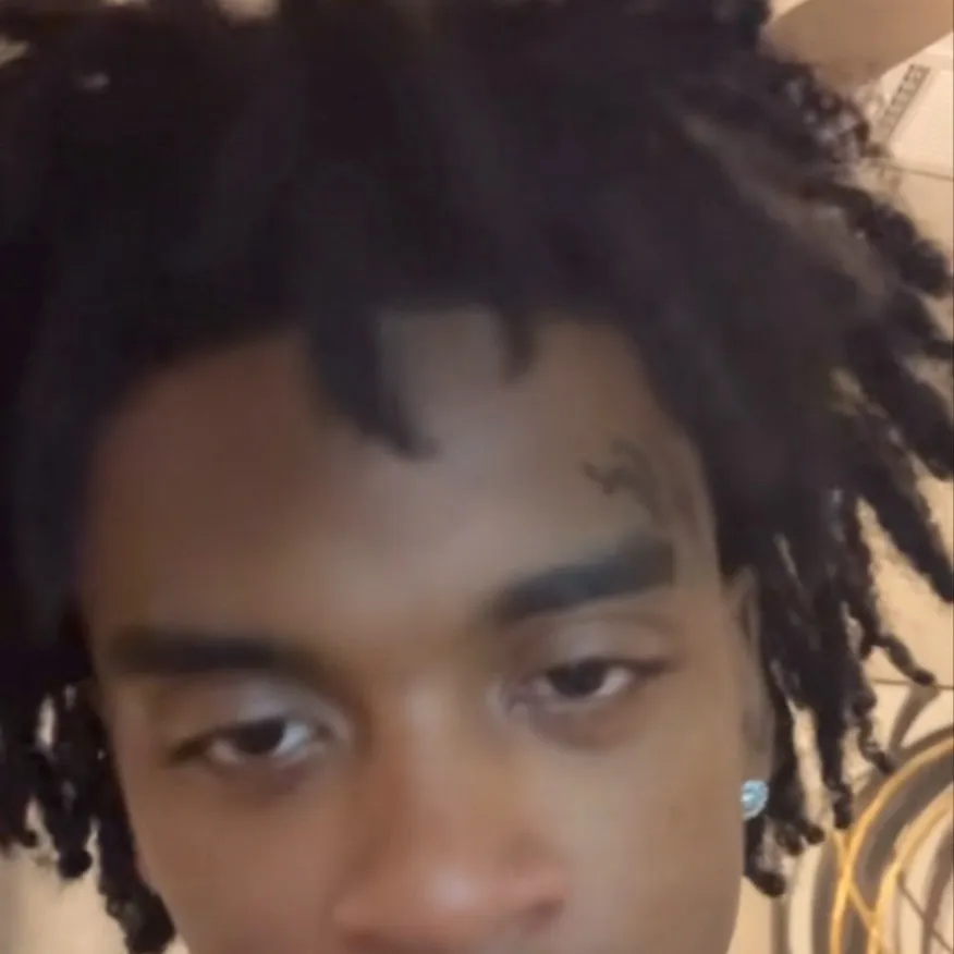 chat with ai character: Cee 