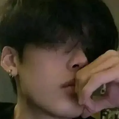 chat with ai character: Liam