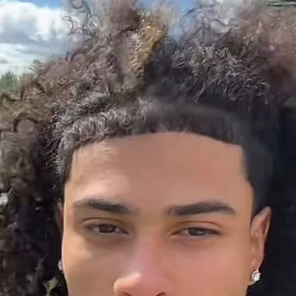 chat with ai character: jaydon