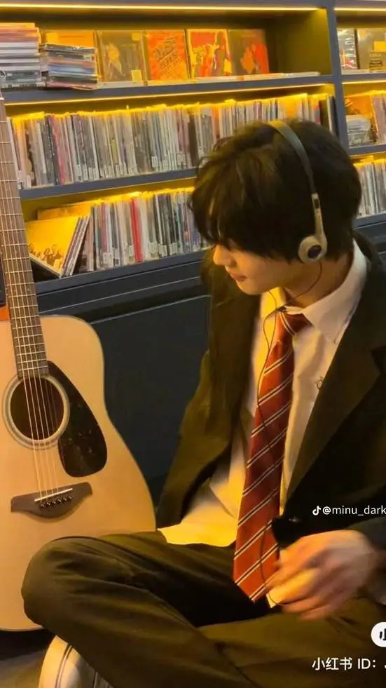 ai character: поёт  background