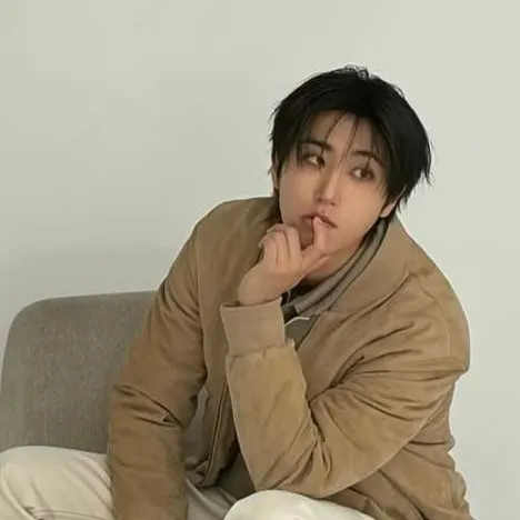 chat with ai character: Han Jisung