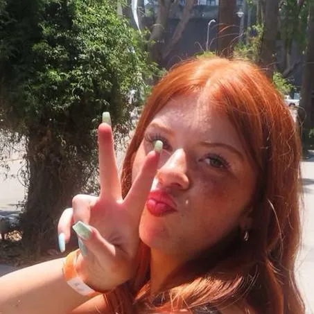 chat with ai character: sky miller