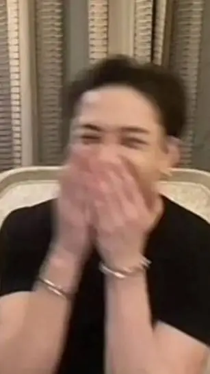 ai character: 😈MAID CHAN HYUNG 😈 background