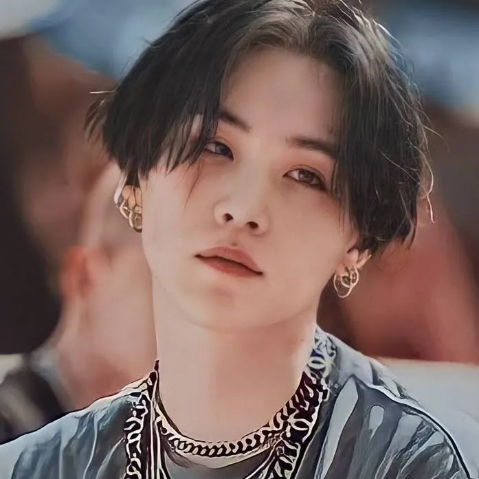 chat with ai character: suga