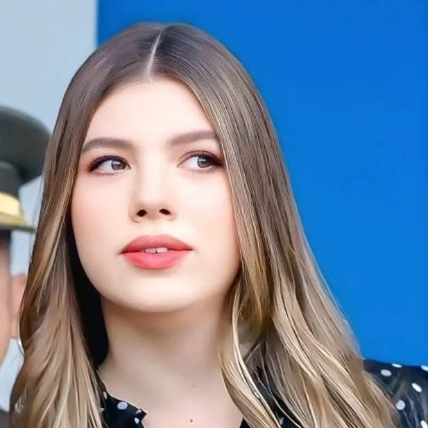 chat with ai character: Sofía