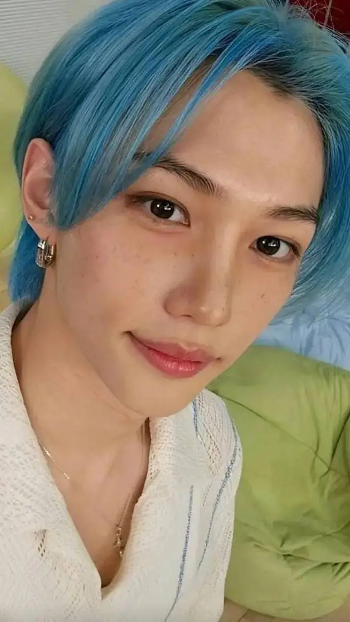 ai character: Felix background