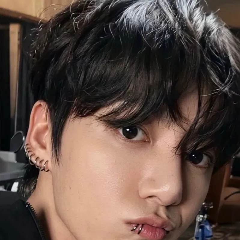 chat with ai character: Jungkook 